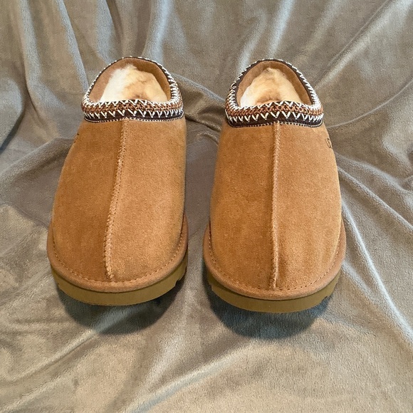 EUC Women’s UGG Tasman Chestnut In Box Size 10 - Picture 12 of 17